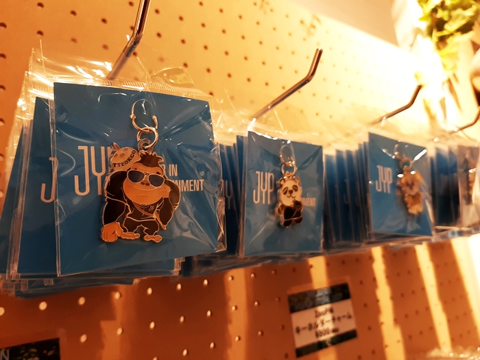 JYP JAPAN POPUP店内